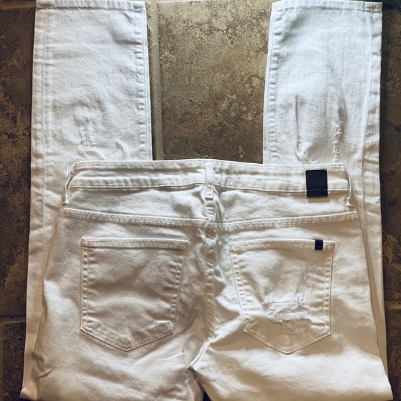 Host Pick 🌟 White Distressed Hidden Jeans - Picture 16 of 16